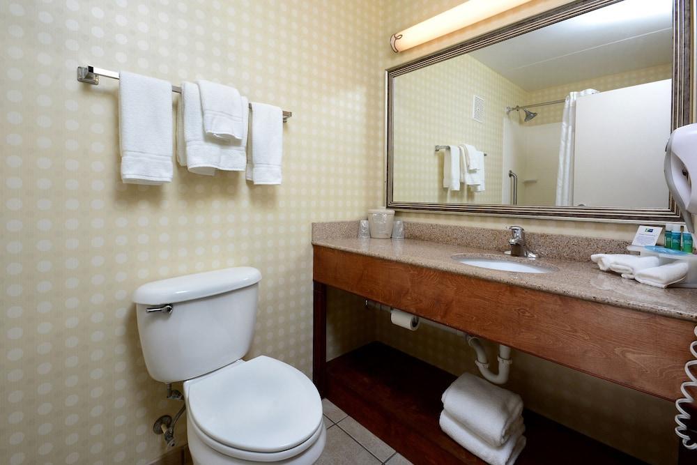 Holiday Inn Express Lynchburg By Ihg Екстериор снимка