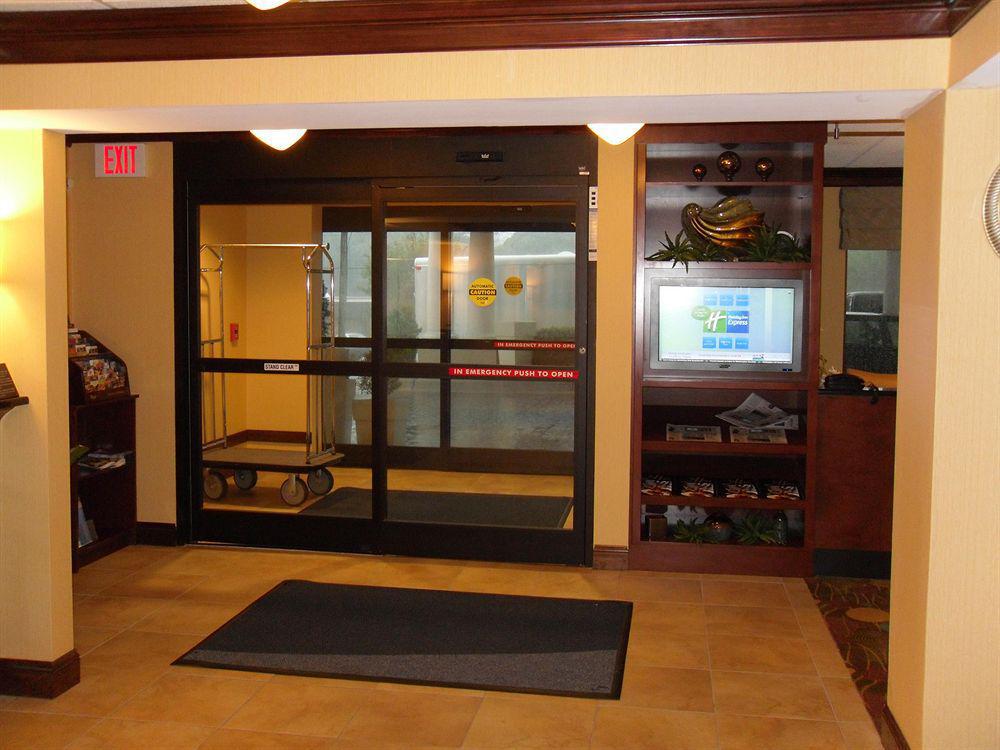 Holiday Inn Express Lynchburg, An Ihg Hotel Интериор снимка