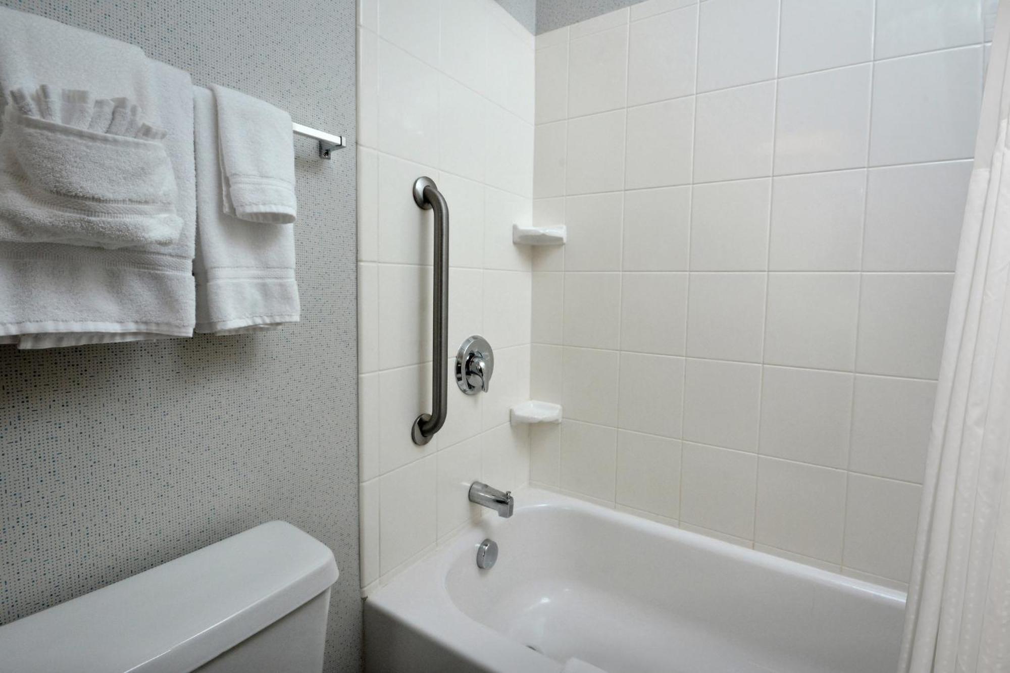 Holiday Inn Express Lynchburg By Ihg Екстериор снимка