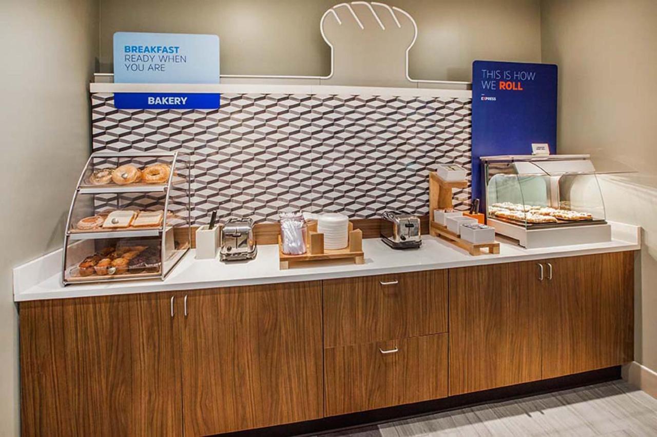 Holiday Inn Express Lynchburg By Ihg Екстериор снимка